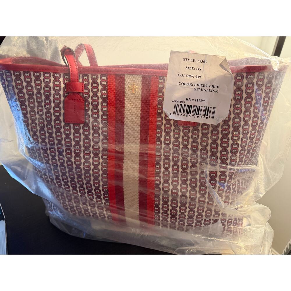 Tory Burch Gemini Link Canvas Tote in Liberty Red - Picture 2 of 9
